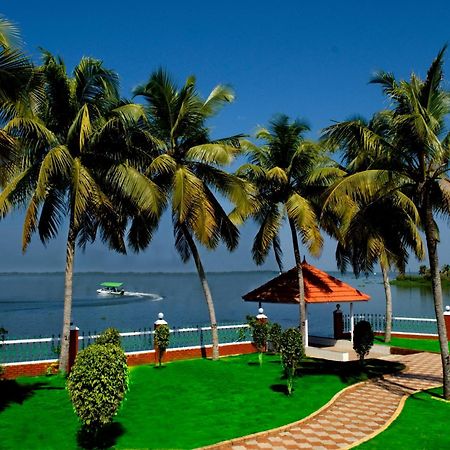 Kalathil Lake Resort Vaikom Exterior photo