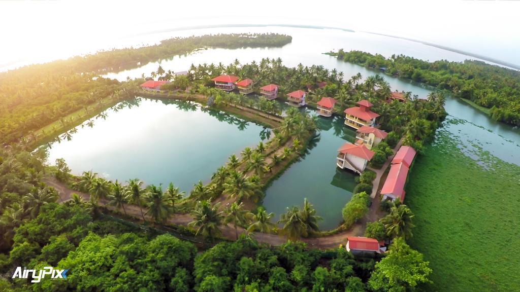Kalathil Lake Resort Vaikom Exterior photo