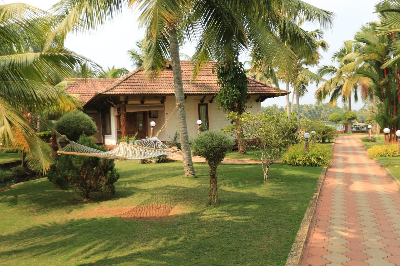 Kalathil Lake Resort Vaikom Exterior photo