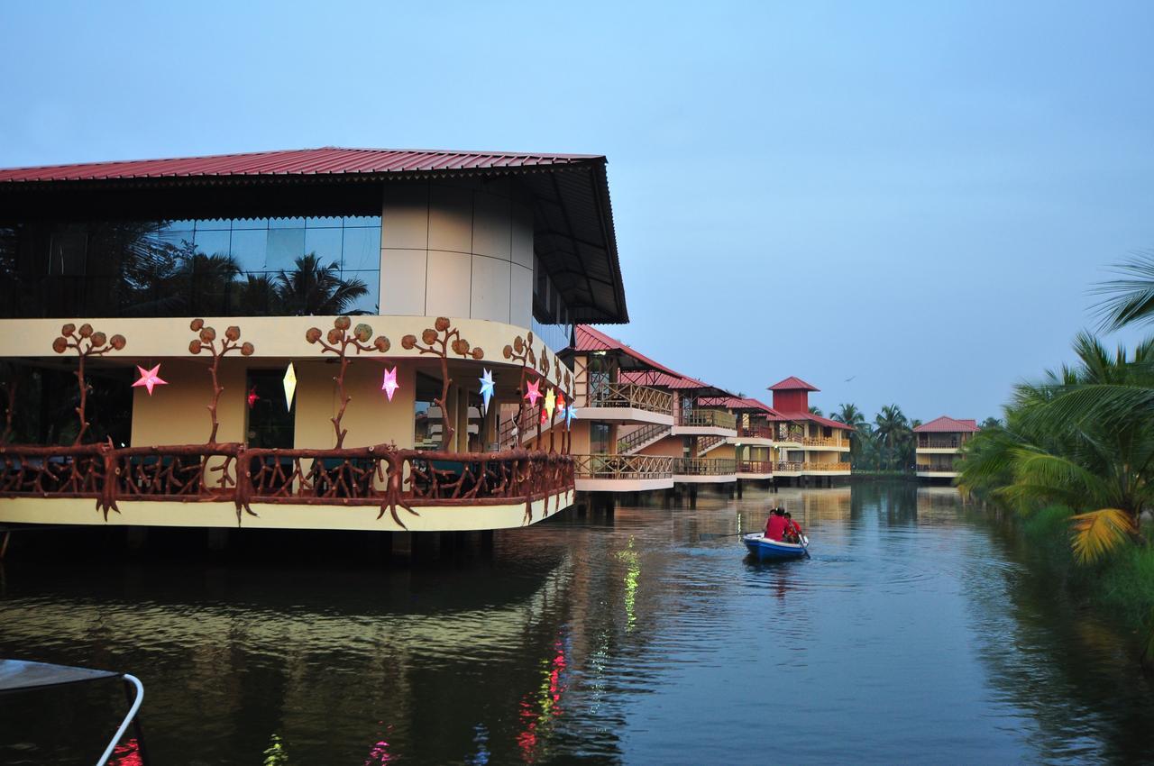 Kalathil Lake Resort Vaikom Exterior photo