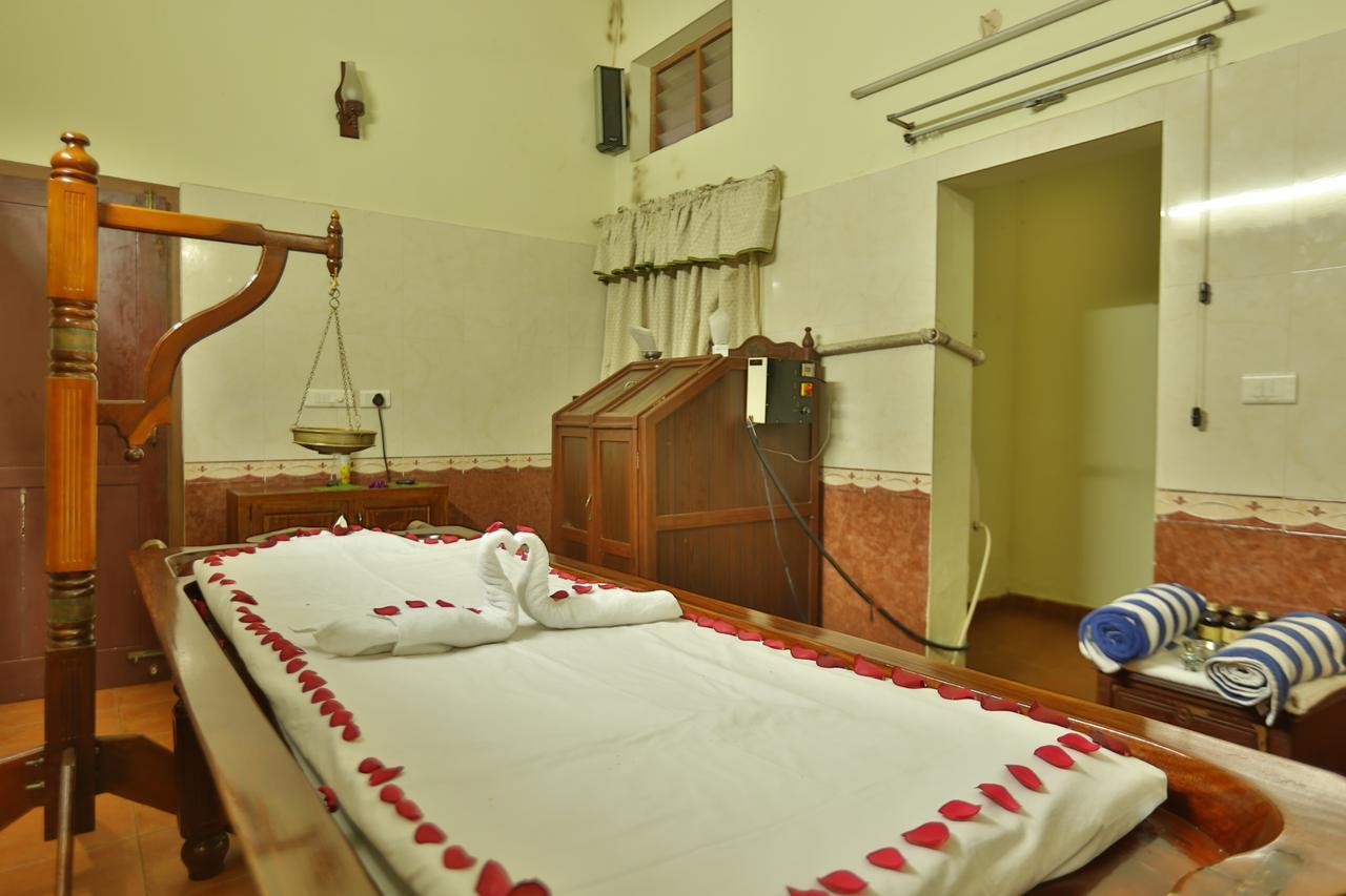 Kalathil Lake Resort Vaikom Exterior photo
