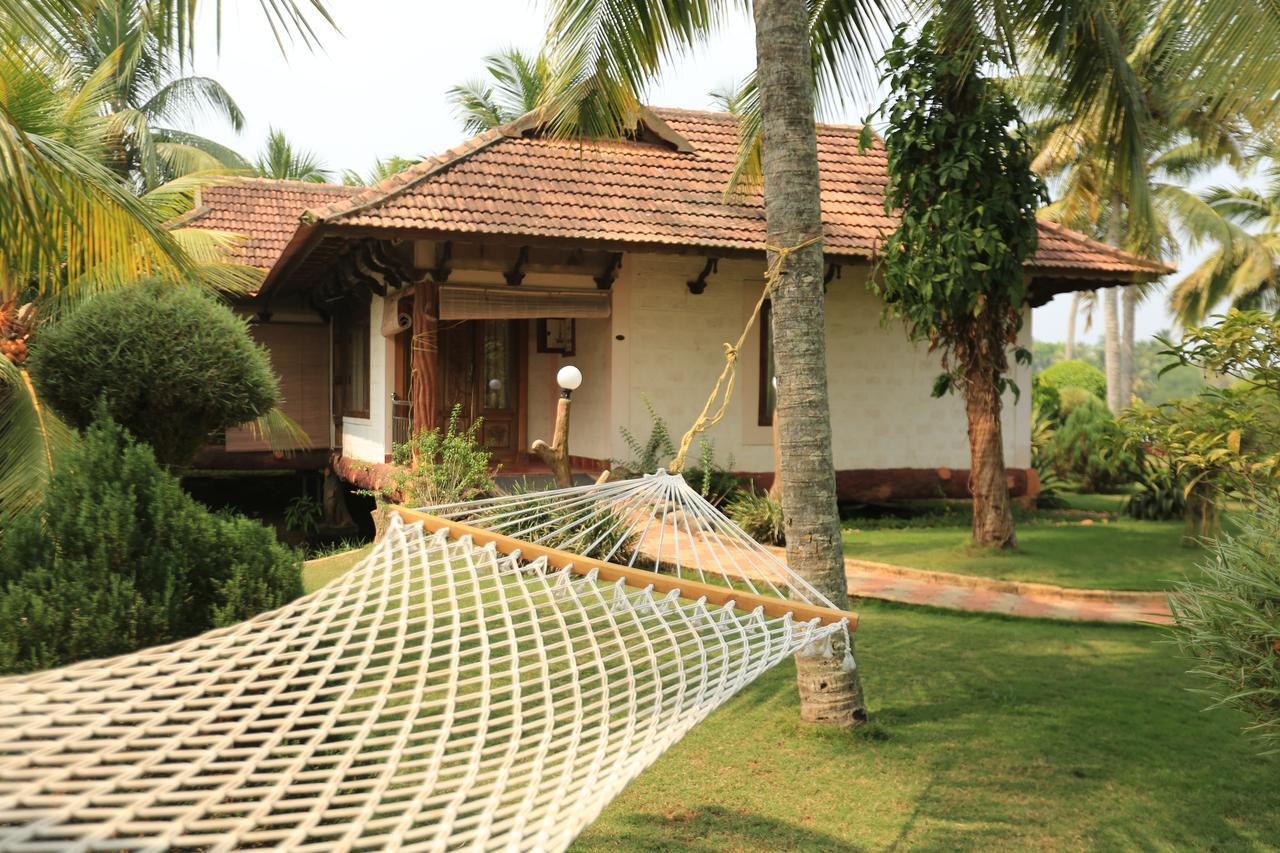 Kalathil Lake Resort Vaikom Exterior photo