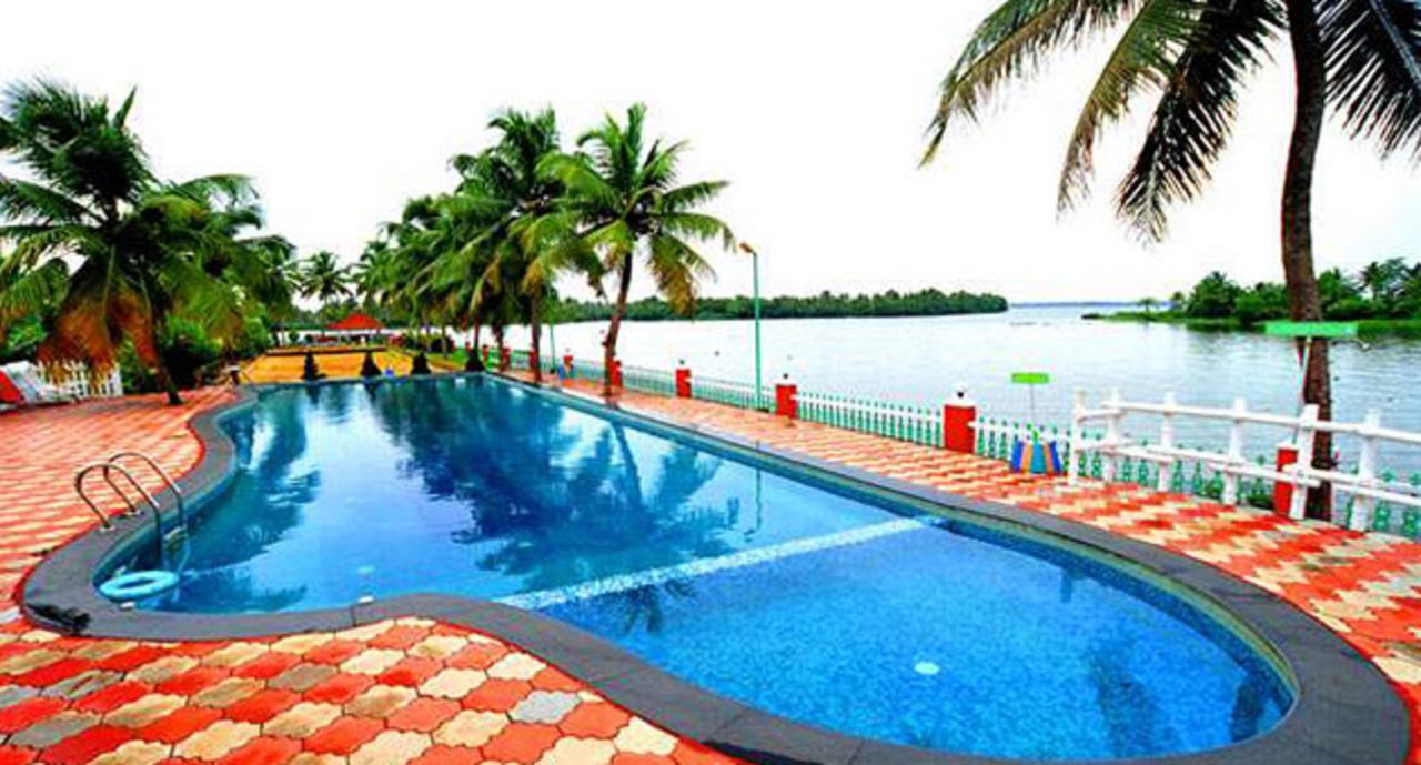 Kalathil Lake Resort Vaikom Exterior photo