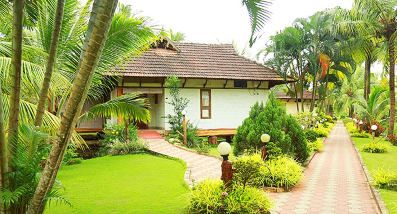 Kalathil Lake Resort Vaikom Exterior photo