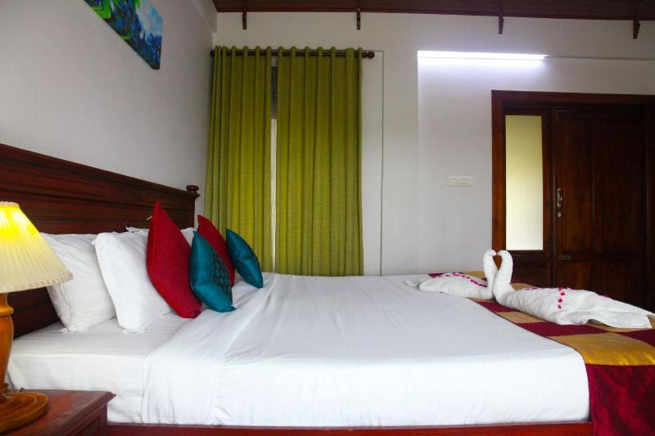 Kalathil Lake Resort Vaikom Exterior photo